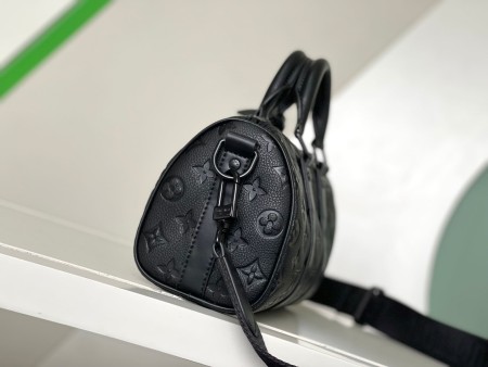 Louis Vuitton( Keepall 25)