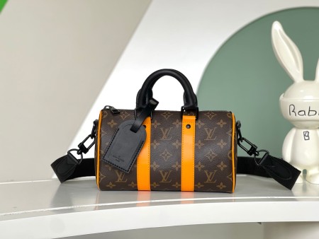Louis Vuitton( Keepall 25)