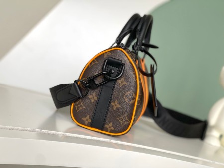 Louis Vuitton( Keepall 25)