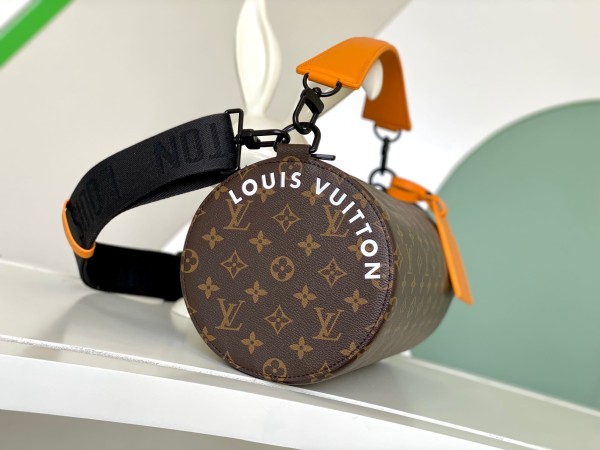 Louis Vuitton(Soft Polochon)