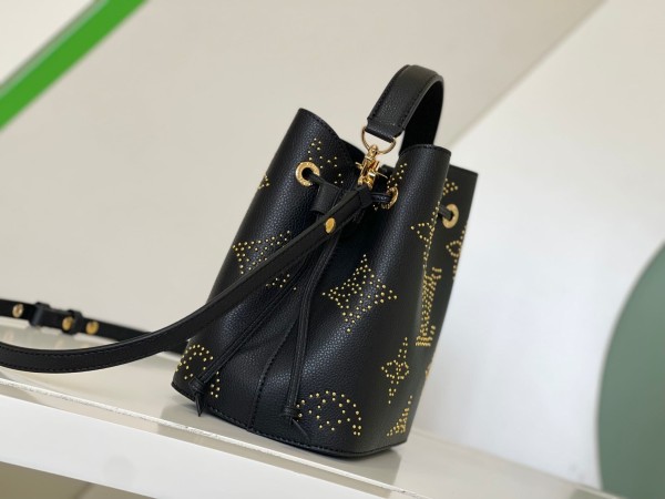 Louis Vuitton(NEONOE)