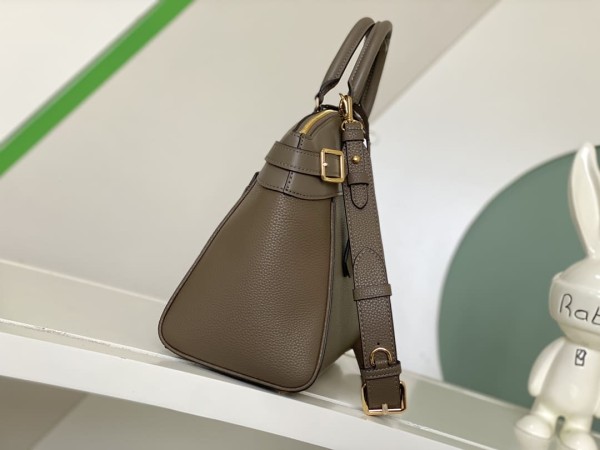 Louis Vuitton(Lock It)