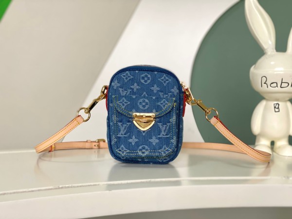 Louis Vuitton(Fairfax Pochette)