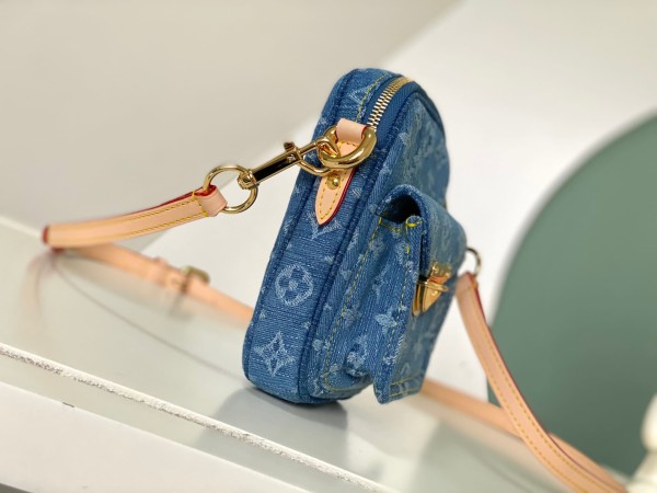 Louis Vuitton(Fairfax Pochette)