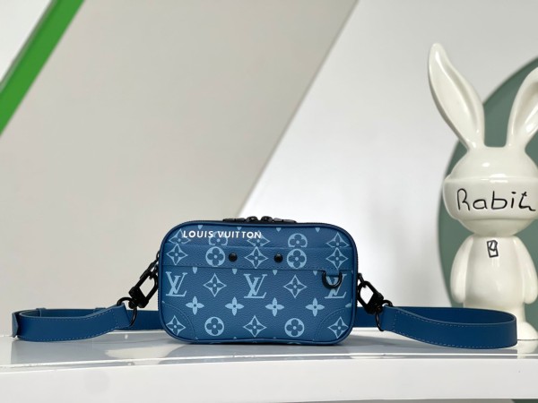 Louis Vuitton(Nano Alphak)