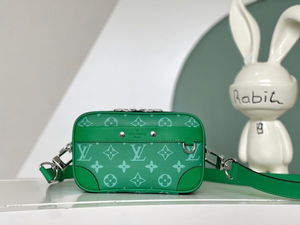 Louis Vuitton(Nano Alphak)