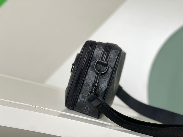 Louis Vuitton(Nano Alphak)