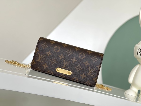 Louis Vuitton(Lily wallet on chain)