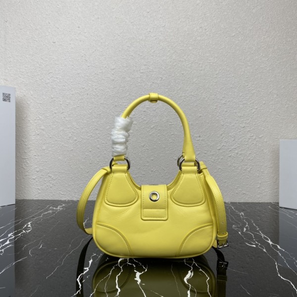 Prada(Moon Bag)