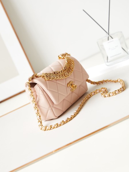 Chanel(24C)