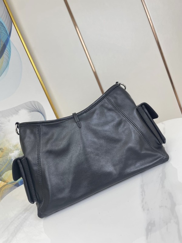 Louis Vuitton(CARRYALL)