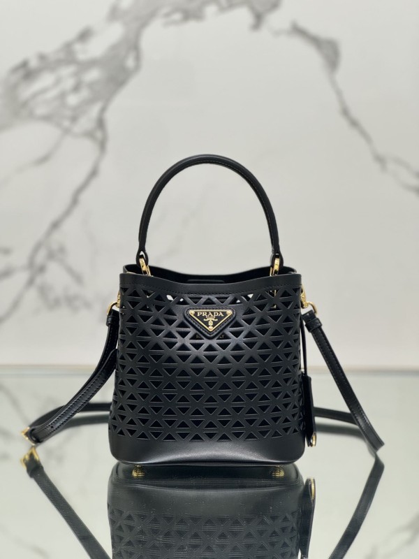 Prada(Saffiano)