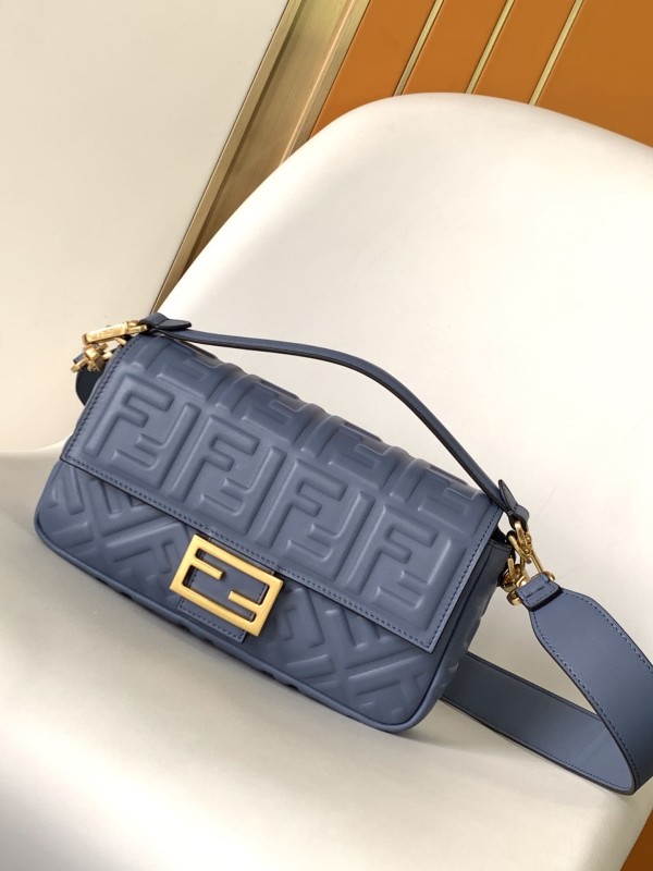 Fendi(BAGUETTE)
