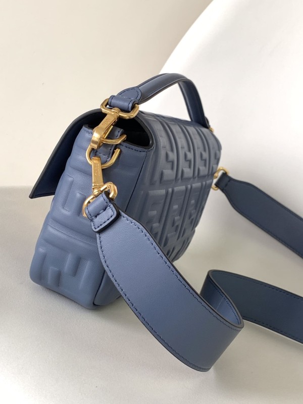 Fendi(BAGUETTE)