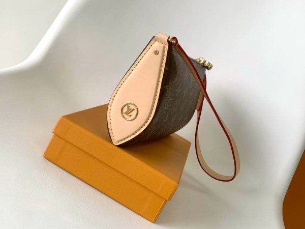 Louis Vuitton(Pochette Tirette)