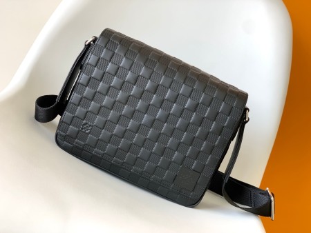 Louis Vuitton(District)