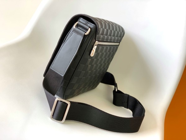 Louis Vuitton(District)