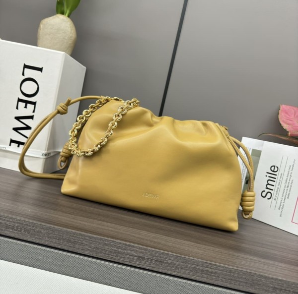 Loewe(Flamenco Purse)