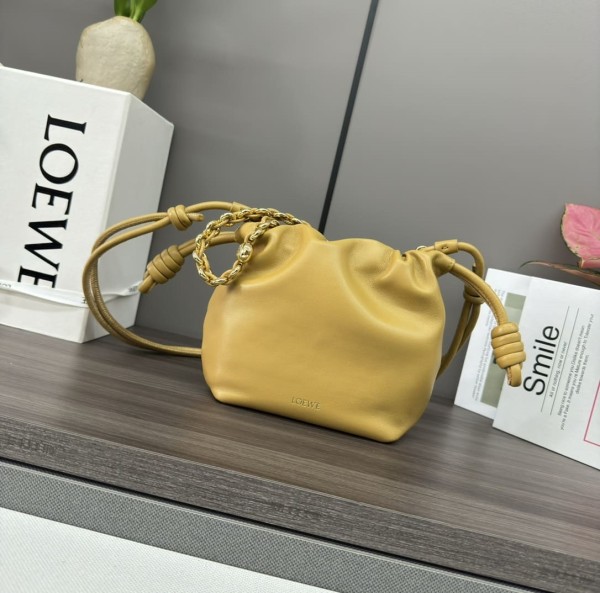 Loewe(Flamenco Purse)