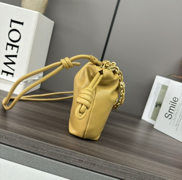 Loewe(Flamenco Purse)
