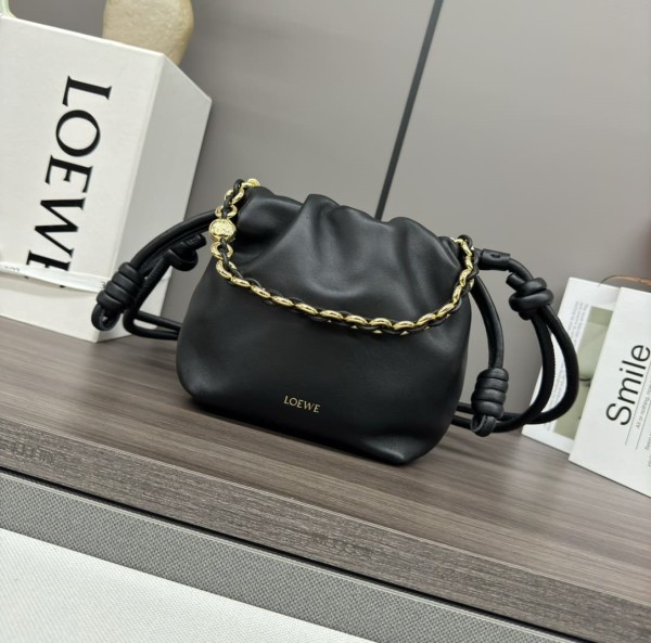 Loewe(Flamenco Purse)
