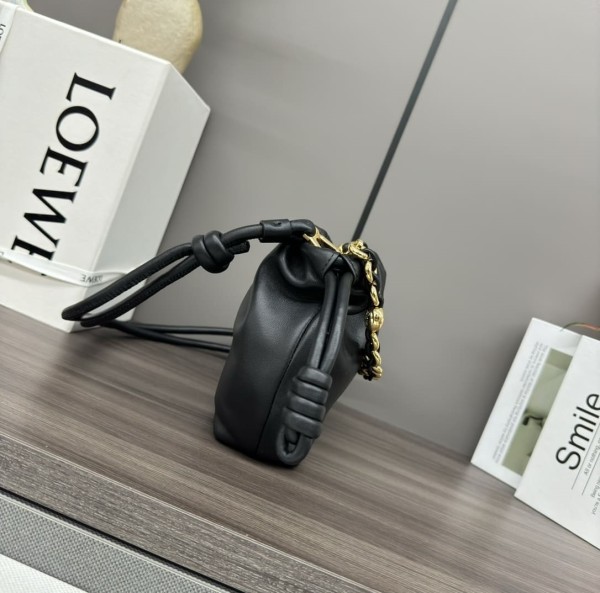 Loewe(Flamenco Purse)