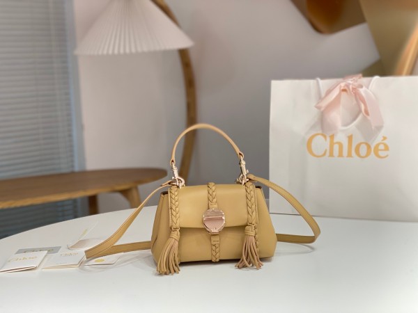 Chloe(Penelope)