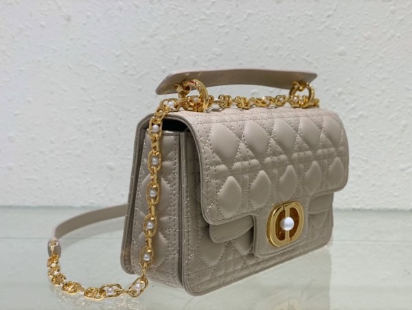 Dior(Jolie)