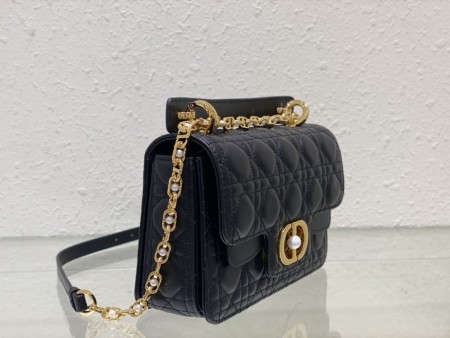 Dior(Jolie)