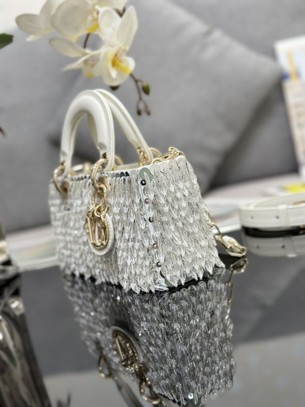 Dior(D-JOY)