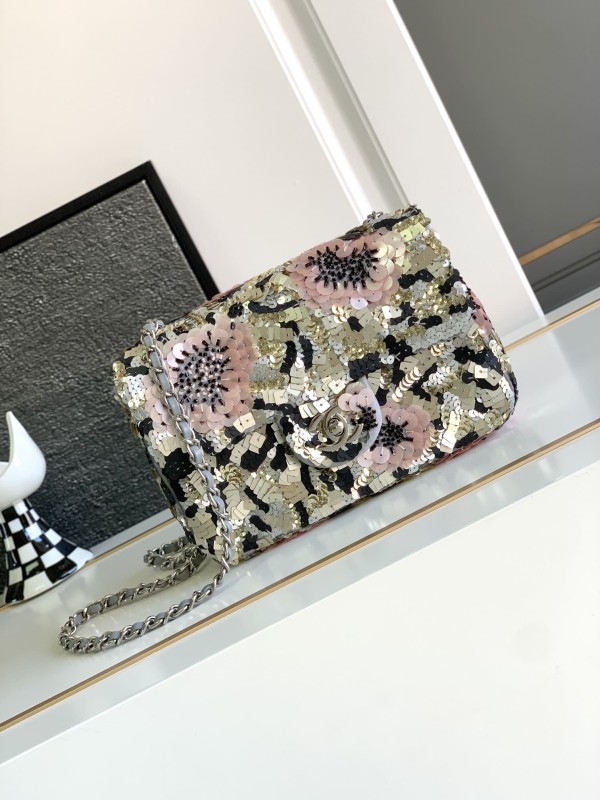 Chanel(24C)