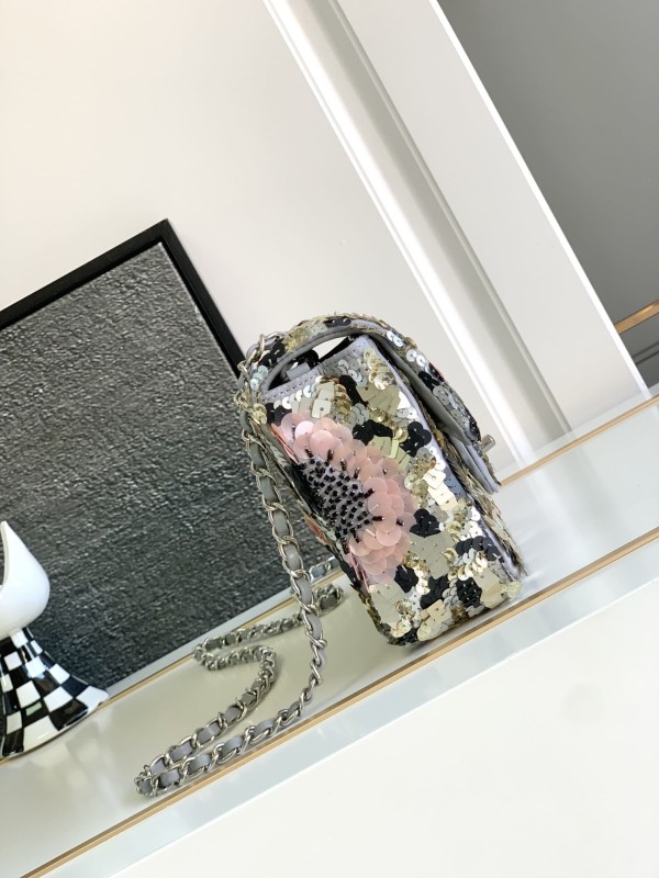 Chanel(24C)