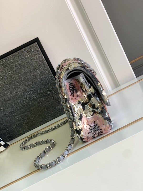 Chanel(24C)