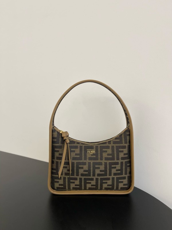 Fendi(hobo)