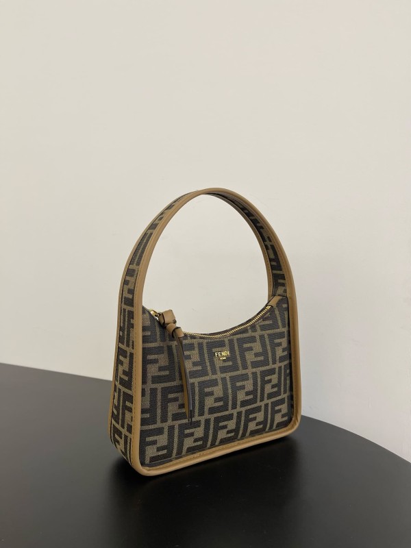 Fendi(hobo)