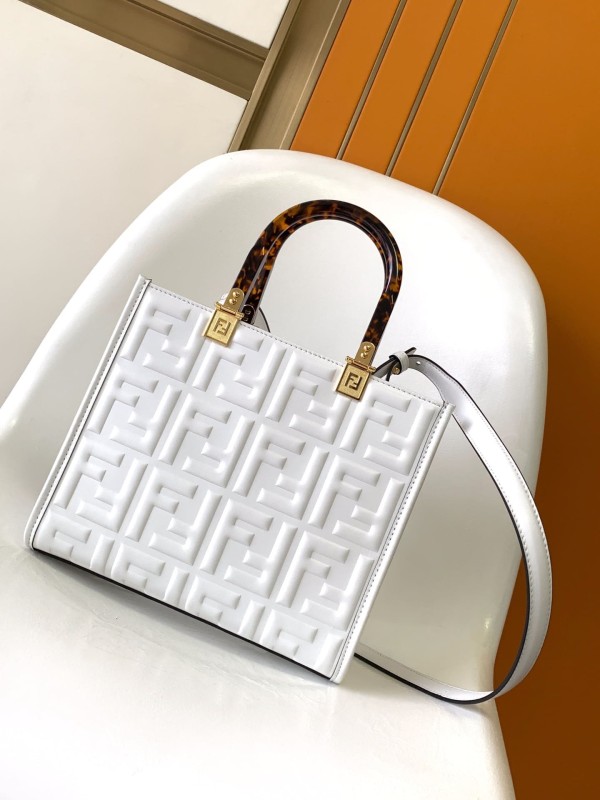 Fendi(sunshine shopper)