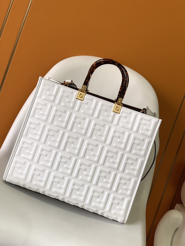 Fendi(sunshine shopper)
