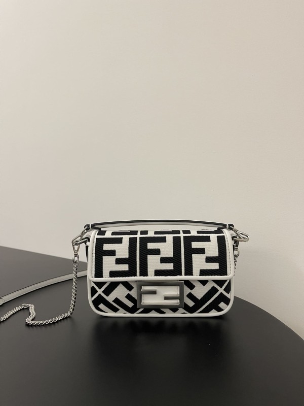 Fendi(Baguette)
