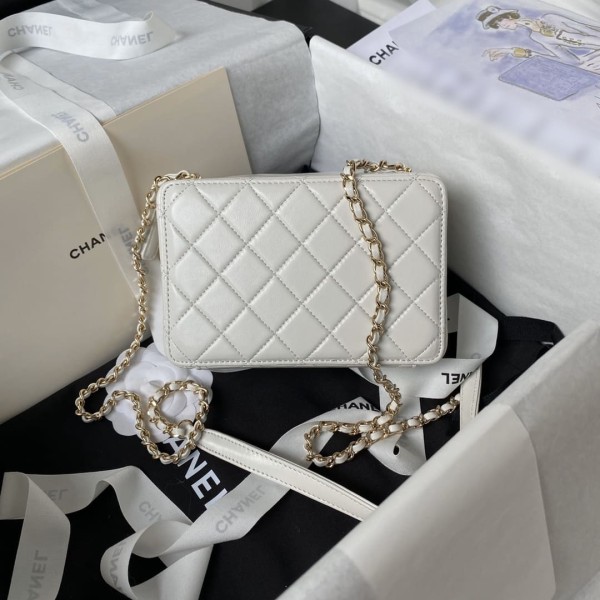 Chanel(24s)