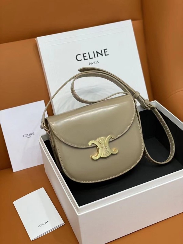 Celine(TEEN BESACE TRIOMPHE)