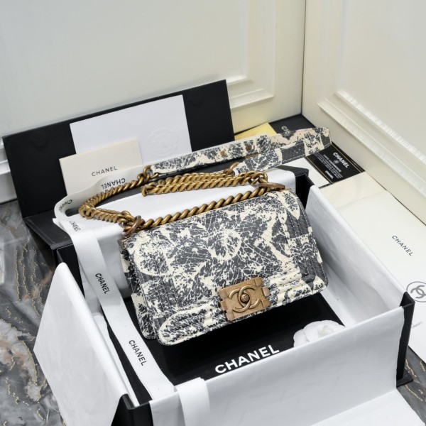 Chanel(Classic Bag)