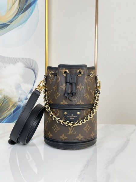 Louis Vuitton(CANOE)