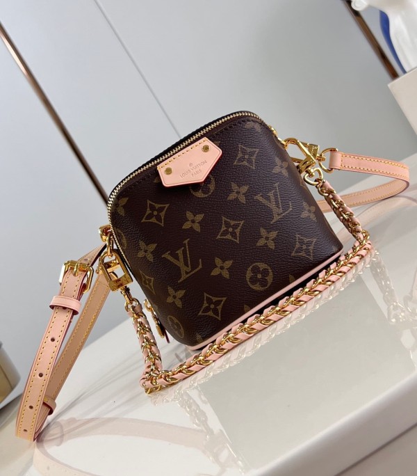 Louis Vuitton(Just In Case)