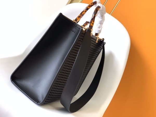 Fendi(sunshine shopper)