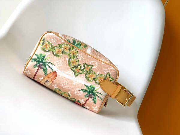 Louis vuitton(Locker Dopp Kit)