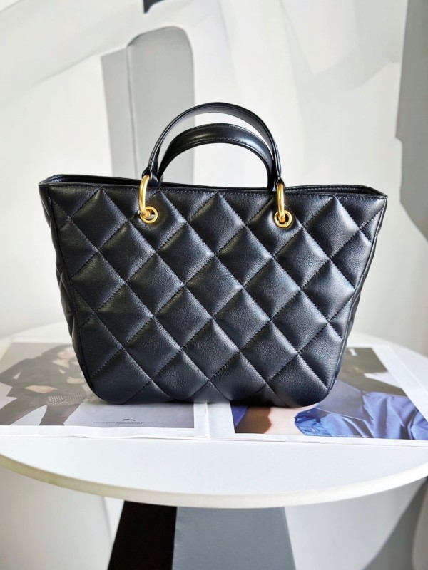 Chanel(23B)