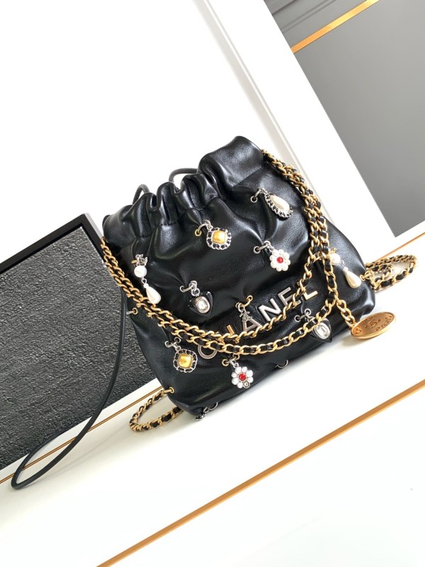 Chanel(24Amini)