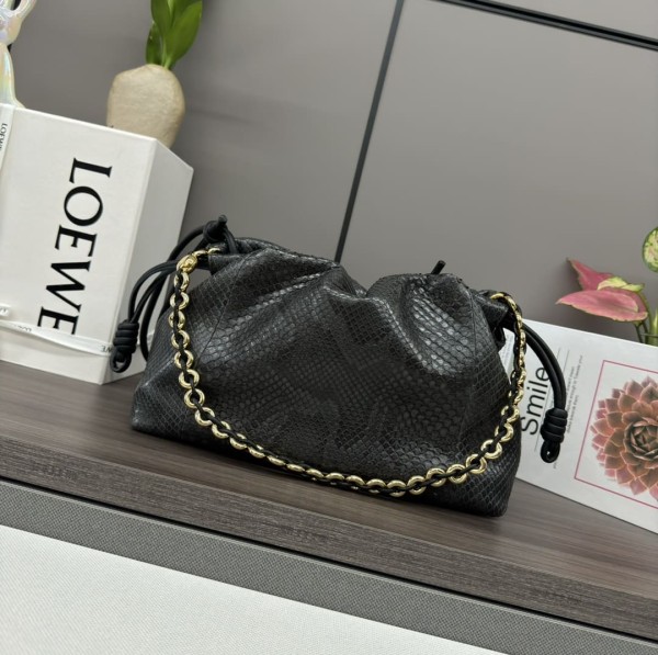 Loewe(Flamenco Purse)