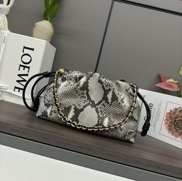 Loewe(Flamenco Purse)