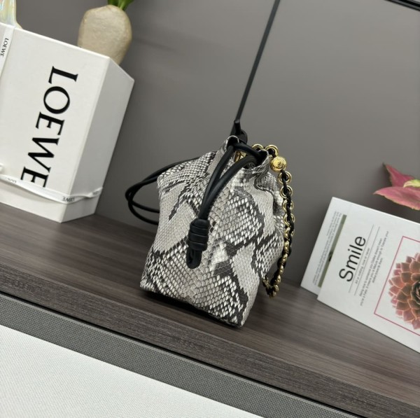 Loewe(Flamenco Purse)
